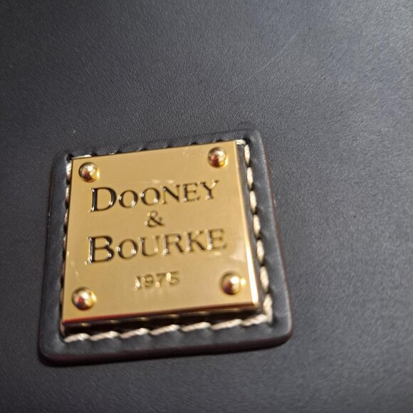 EUC Dooney and Bourke Beacon Zip Top Tote - Smooth Leather - Picture 5 of 13